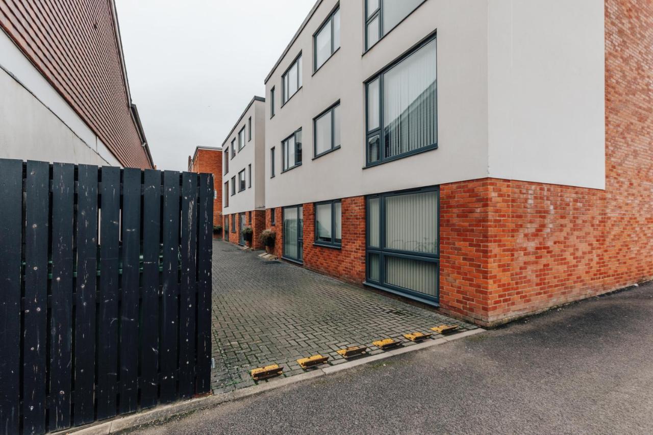 Central Modern Flat For 4-6 & Dedicated Parking Henley-on-Thames Ngoại thất bức ảnh