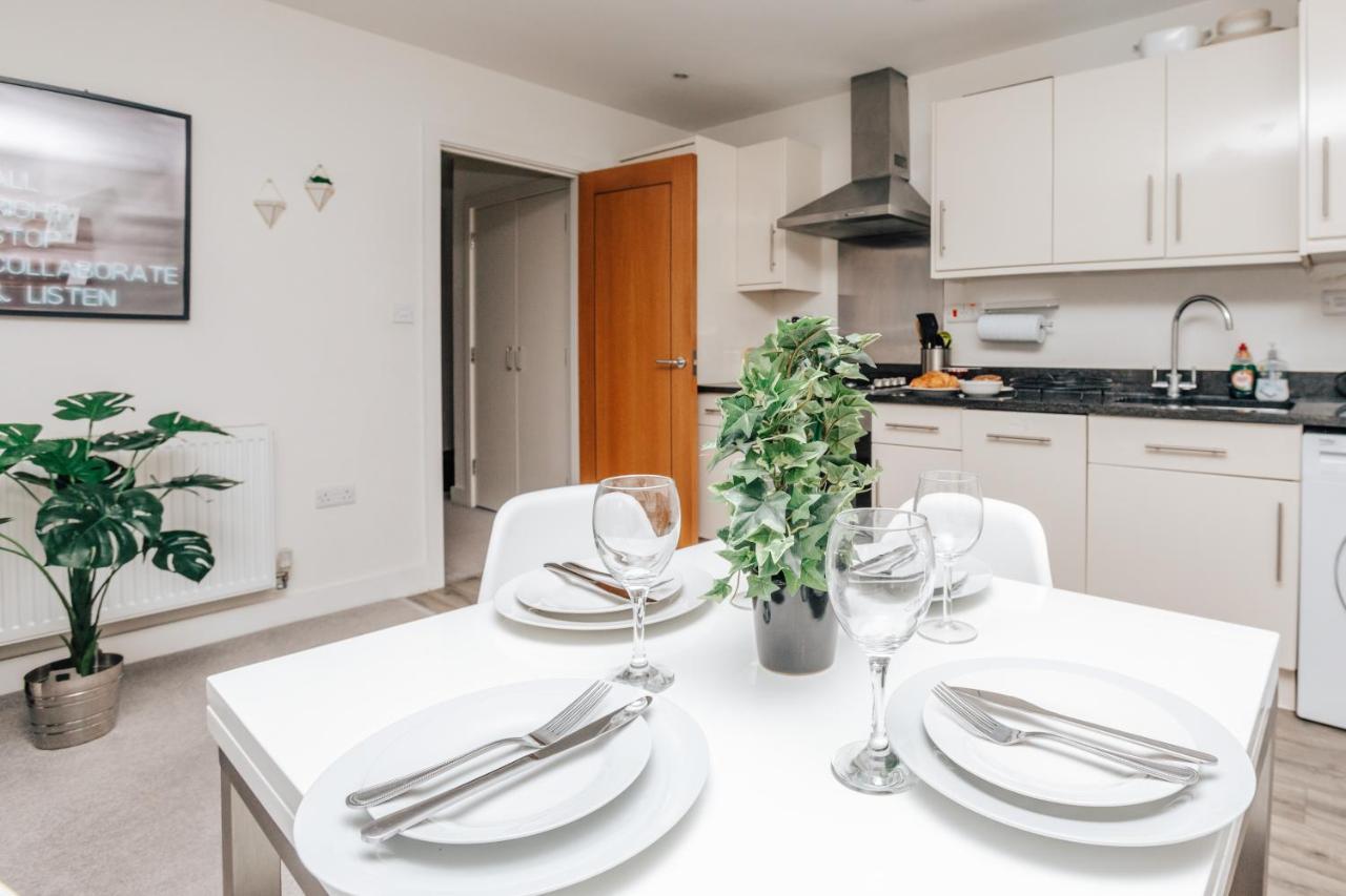 Central Modern Flat For 4-6 & Dedicated Parking Henley-on-Thames Ngoại thất bức ảnh