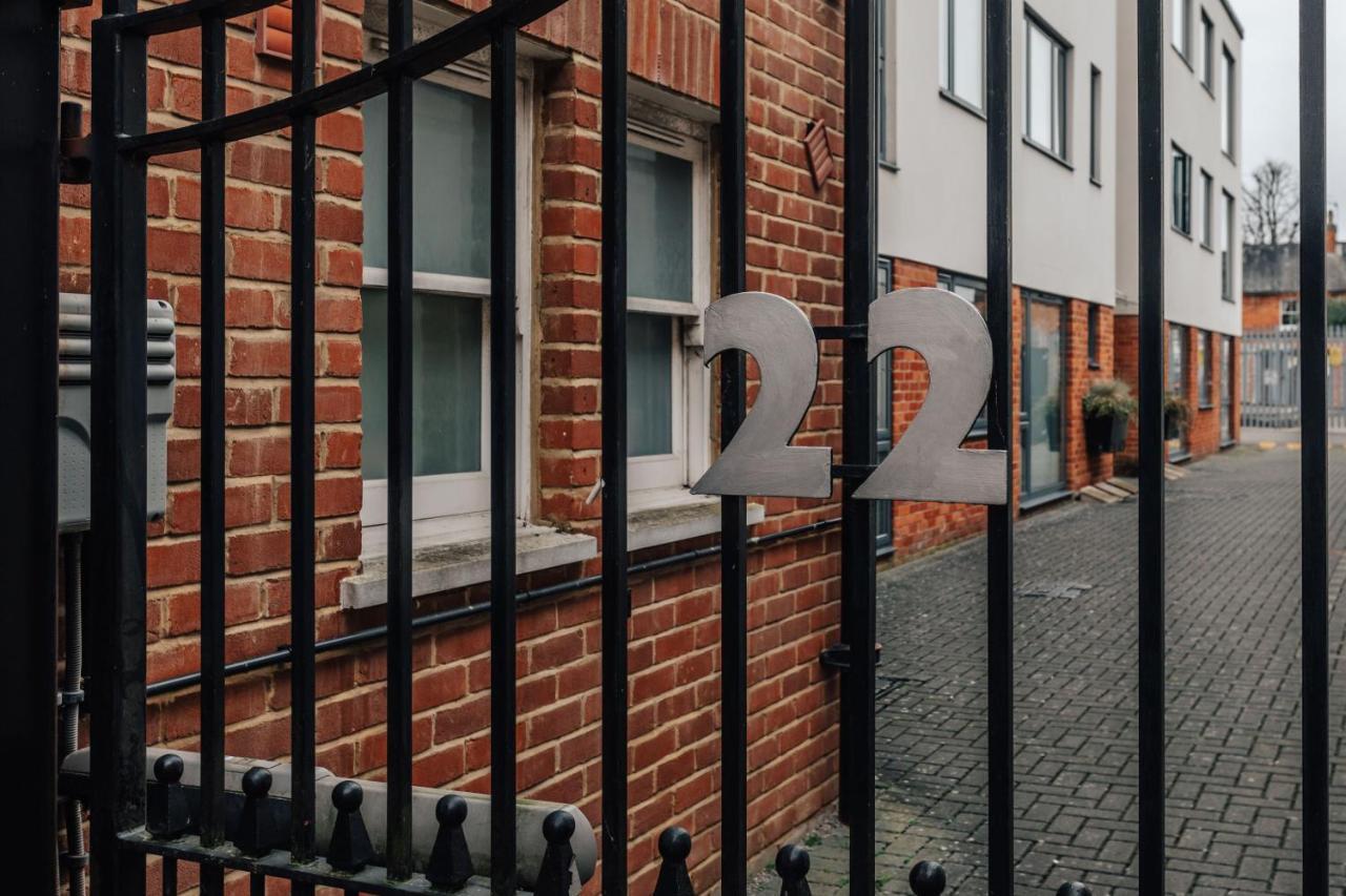 Central Modern Flat For 4-6 & Dedicated Parking Henley-on-Thames Ngoại thất bức ảnh