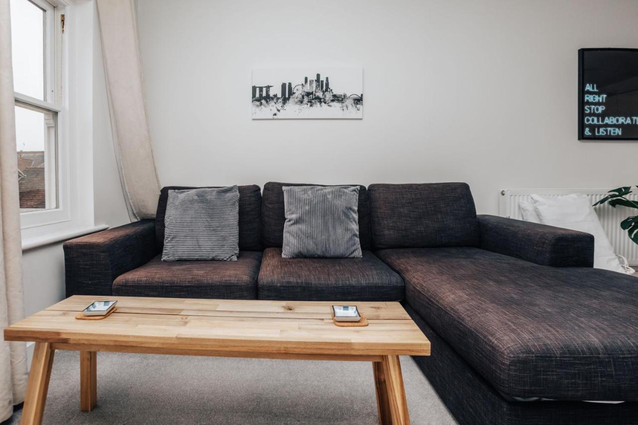 Central Modern Flat For 4-6 & Dedicated Parking Henley-on-Thames Ngoại thất bức ảnh