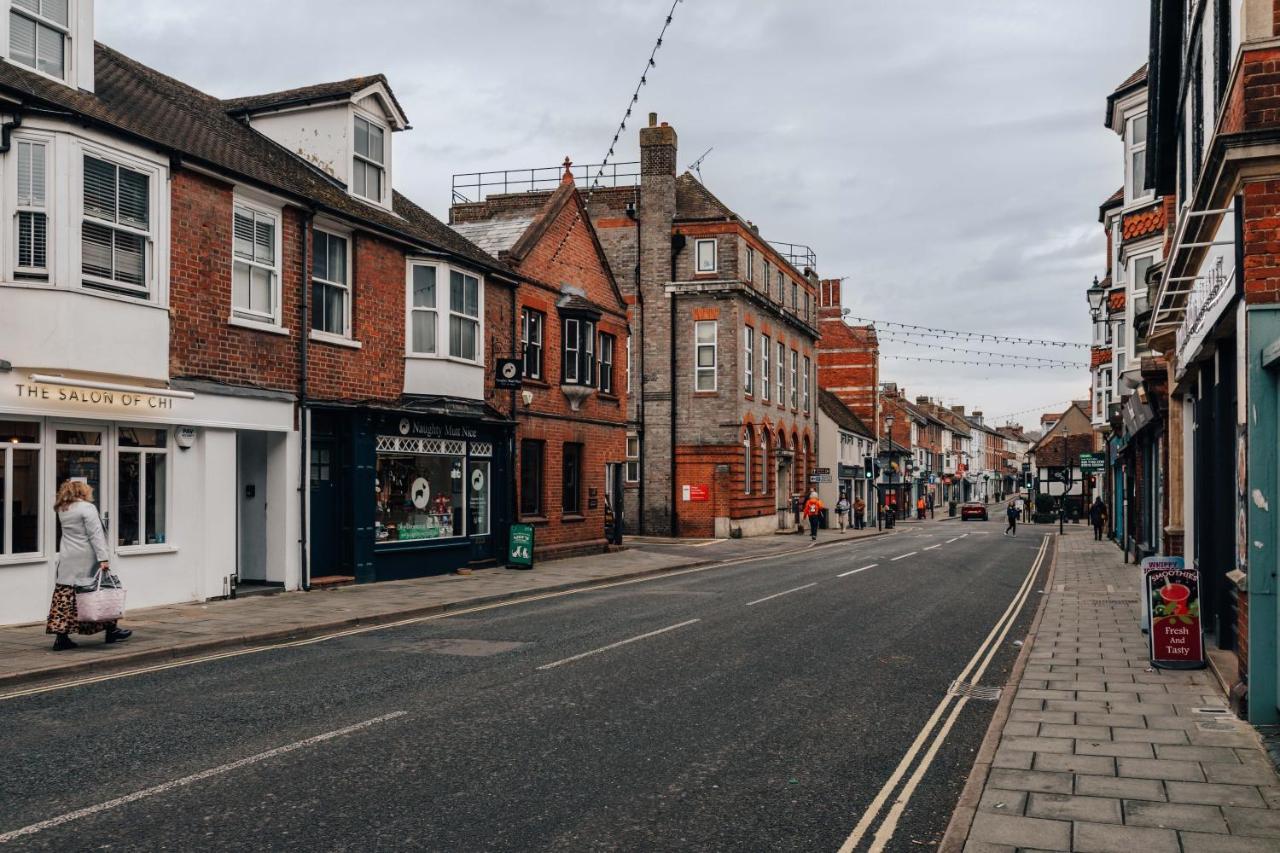 Central Modern Flat For 4-6 & Dedicated Parking Henley-on-Thames Ngoại thất bức ảnh